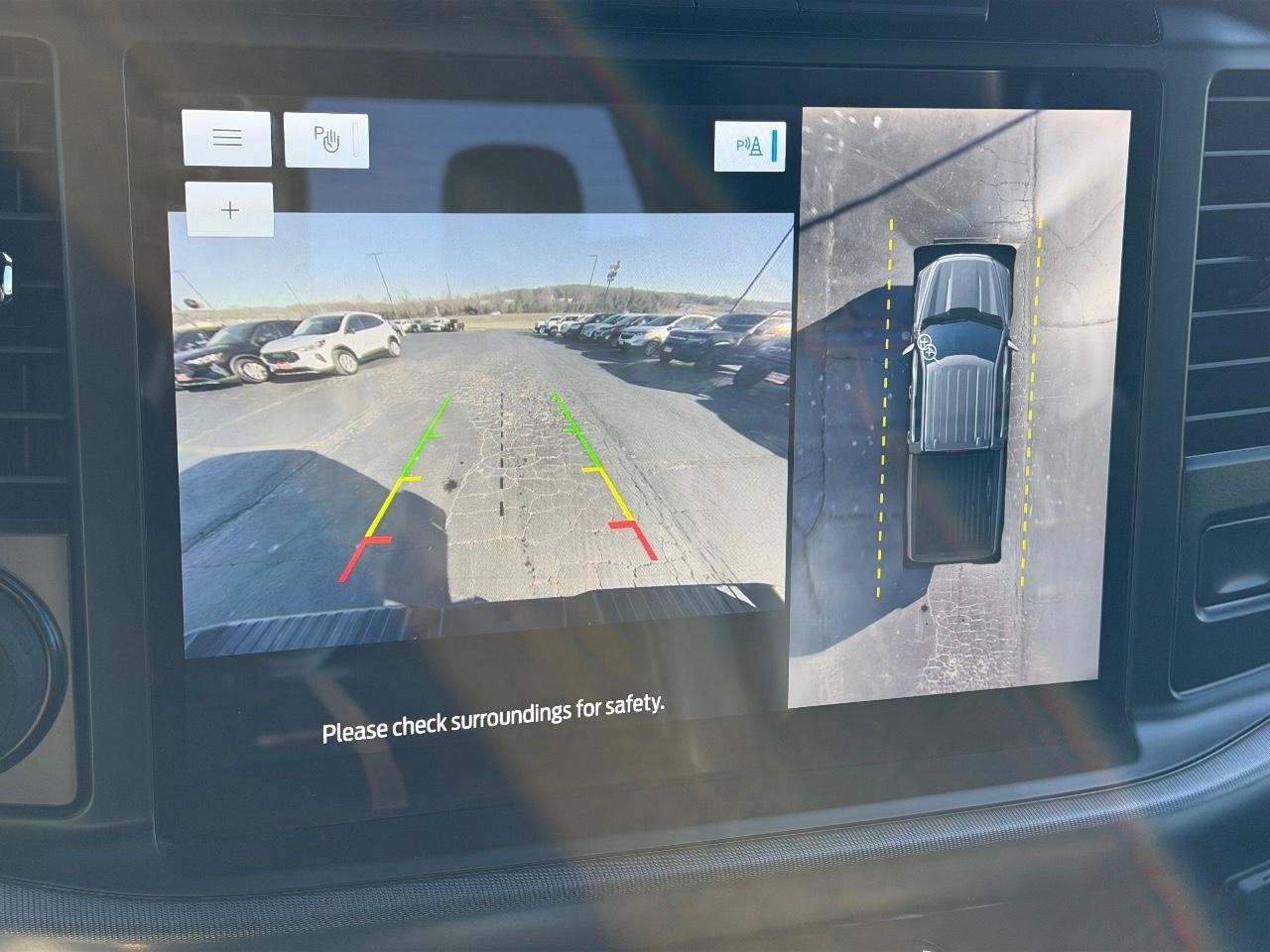 Ford F-150 Vehicle Full-screen Gallery Image 22