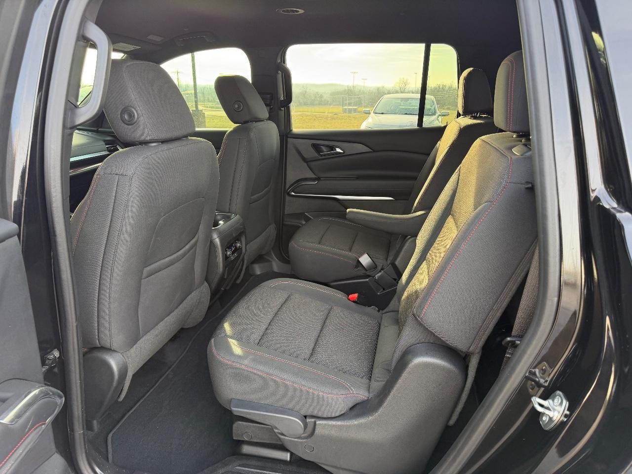 Chevrolet Traverse Vehicle Full-screen Gallery Image 11