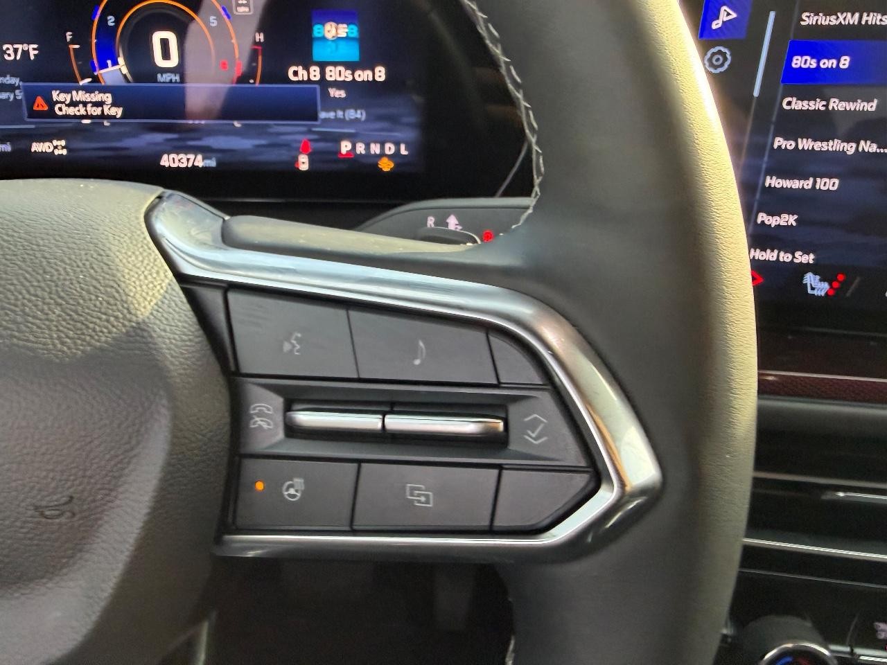 Chevrolet Traverse Vehicle Full-screen Gallery Image 16