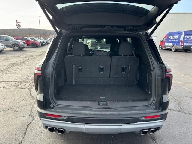 Chevrolet Traverse Vehicle Full-screen Gallery Image 07