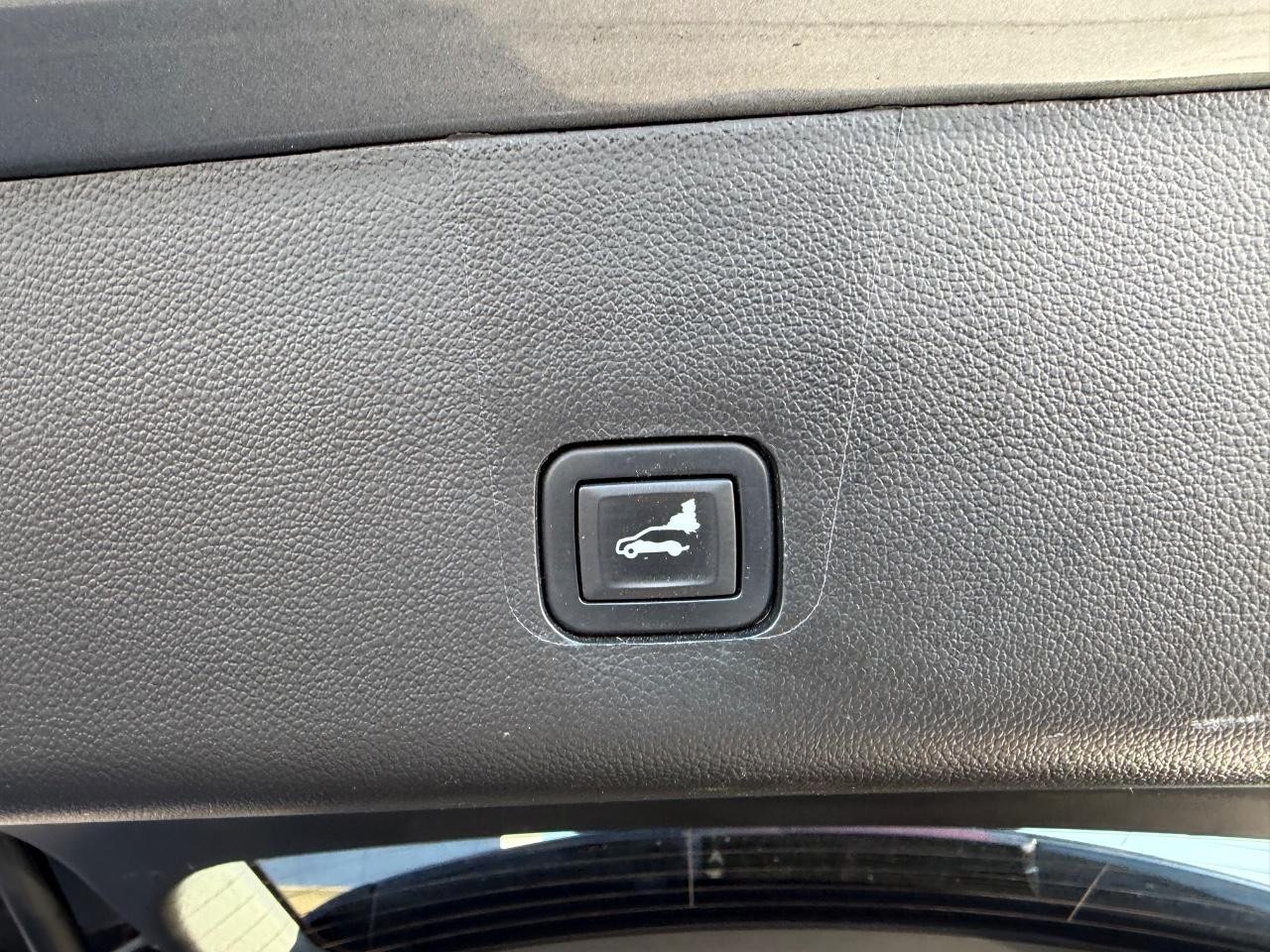 Chevrolet Traverse Vehicle Full-screen Gallery Image 06