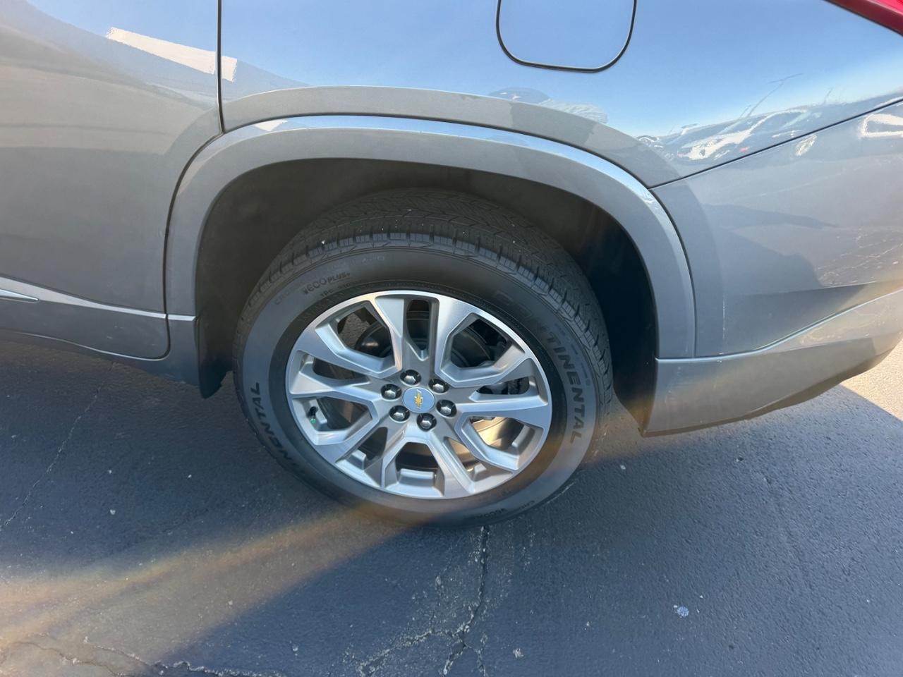 Chevrolet Traverse Vehicle Full-screen Gallery Image 07