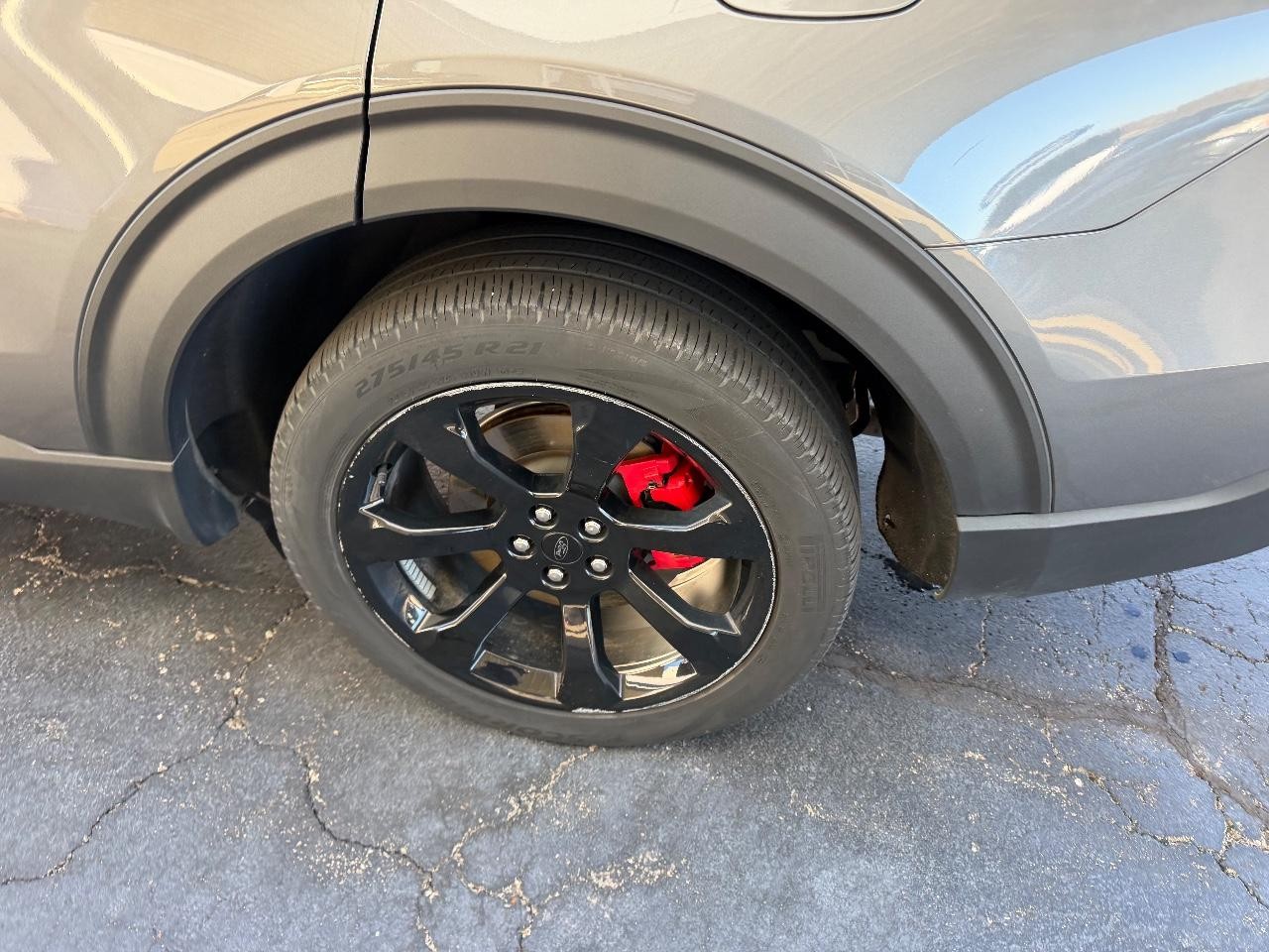 Ford Explorer Vehicle Full-screen Gallery Image 07