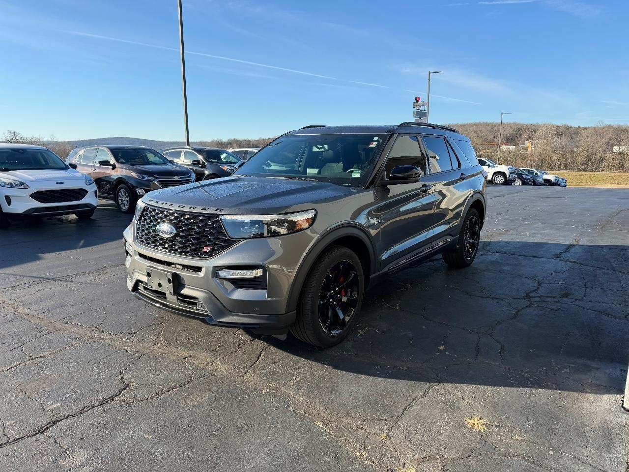 Ford Explorer Vehicle Full-screen Gallery Image 08