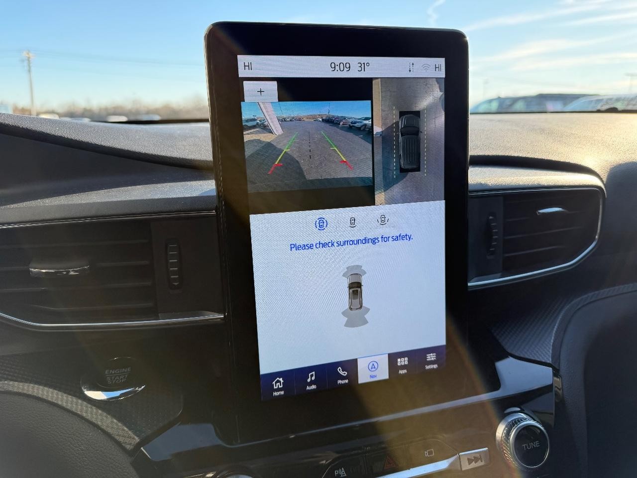 Ford Explorer Vehicle Full-screen Gallery Image 27