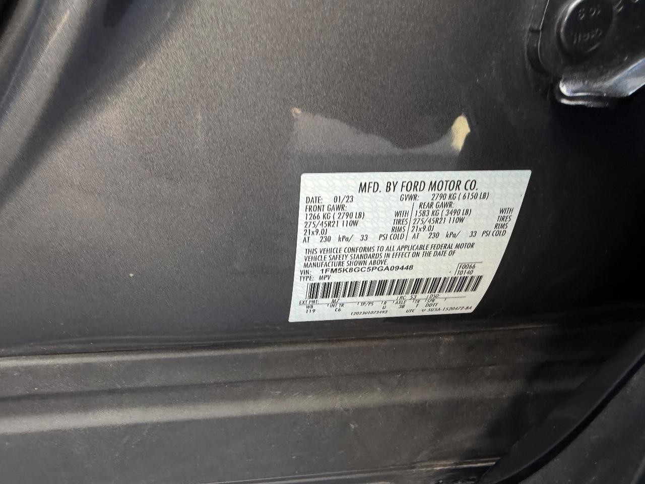 Ford Explorer Vehicle Full-screen Gallery Image 28