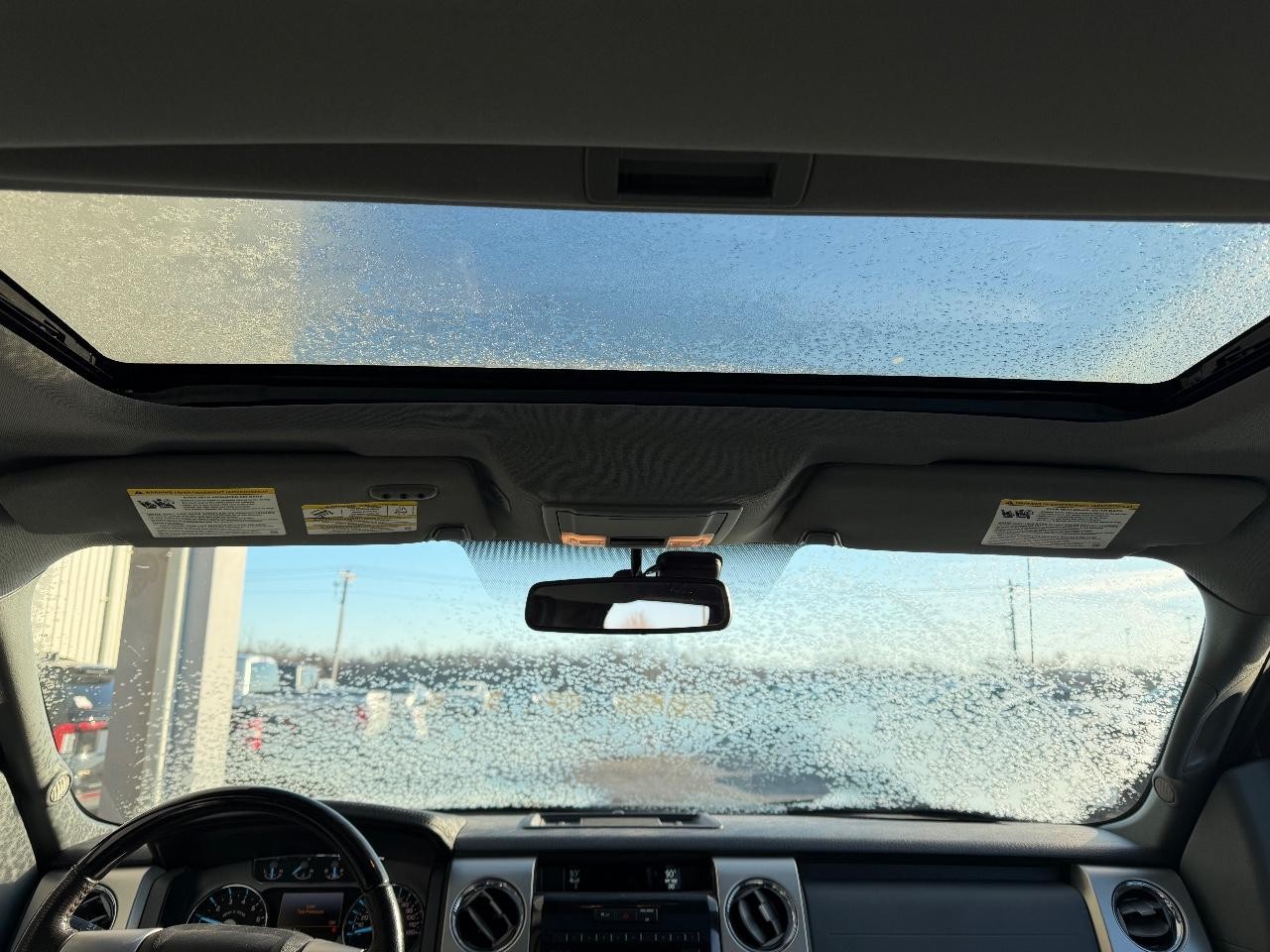 Ford F-150 Vehicle Full-screen Gallery Image 10