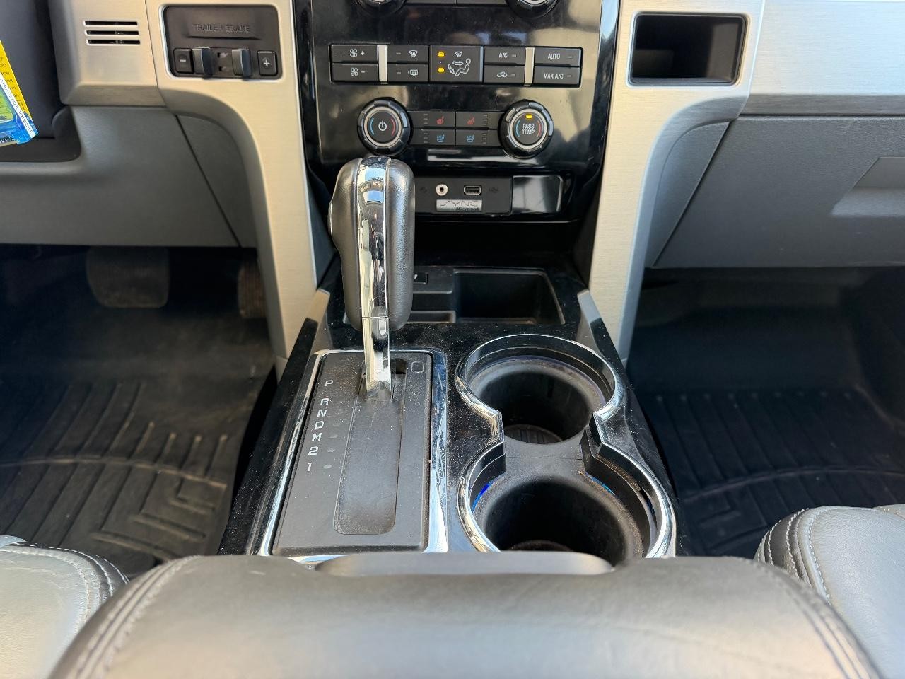 Ford F-150 Vehicle Full-screen Gallery Image 17