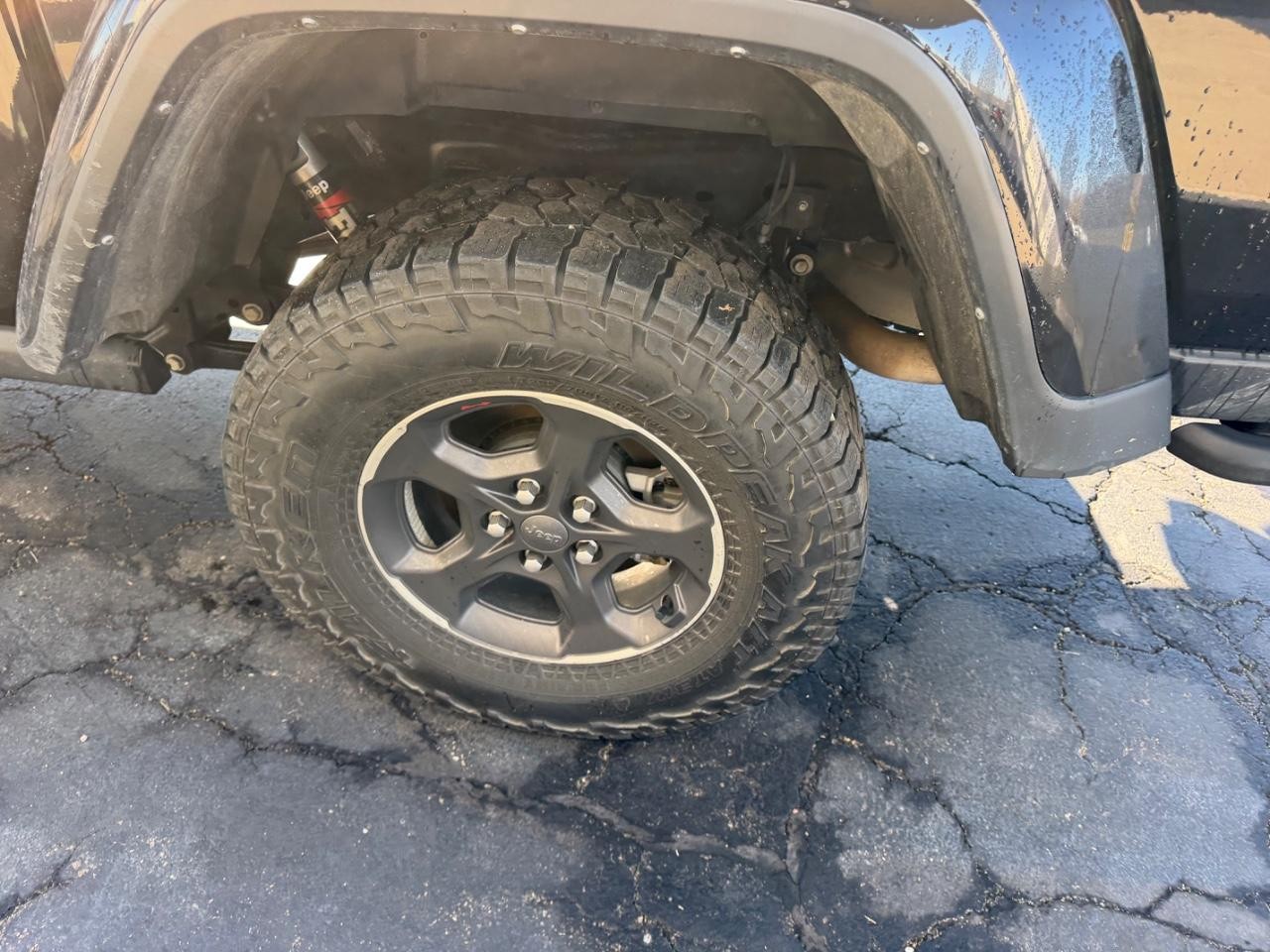 Jeep Gladiator Vehicle Full-screen Gallery Image 06