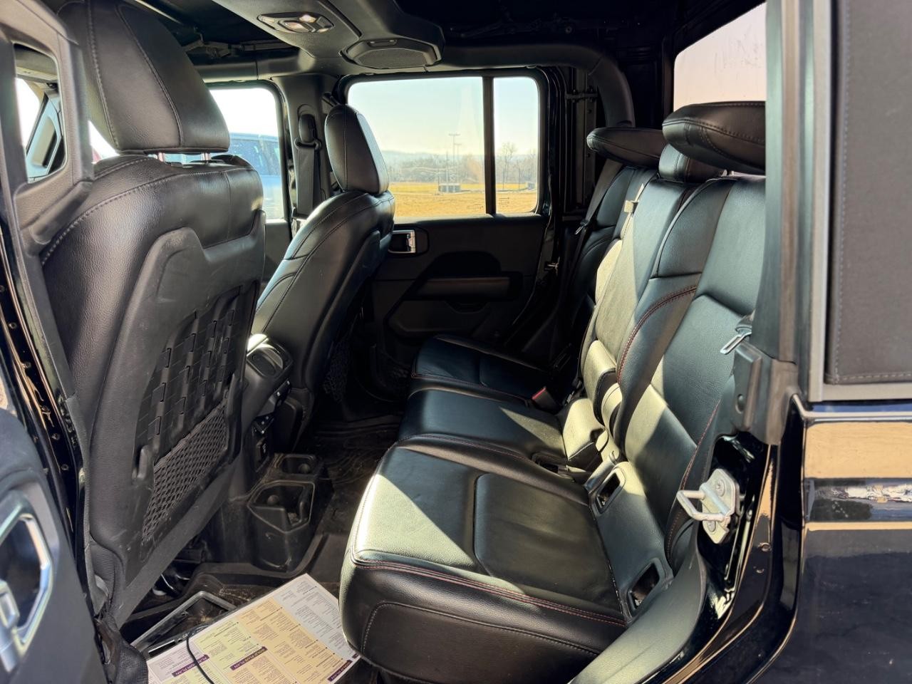 Jeep Gladiator Vehicle Full-screen Gallery Image 09