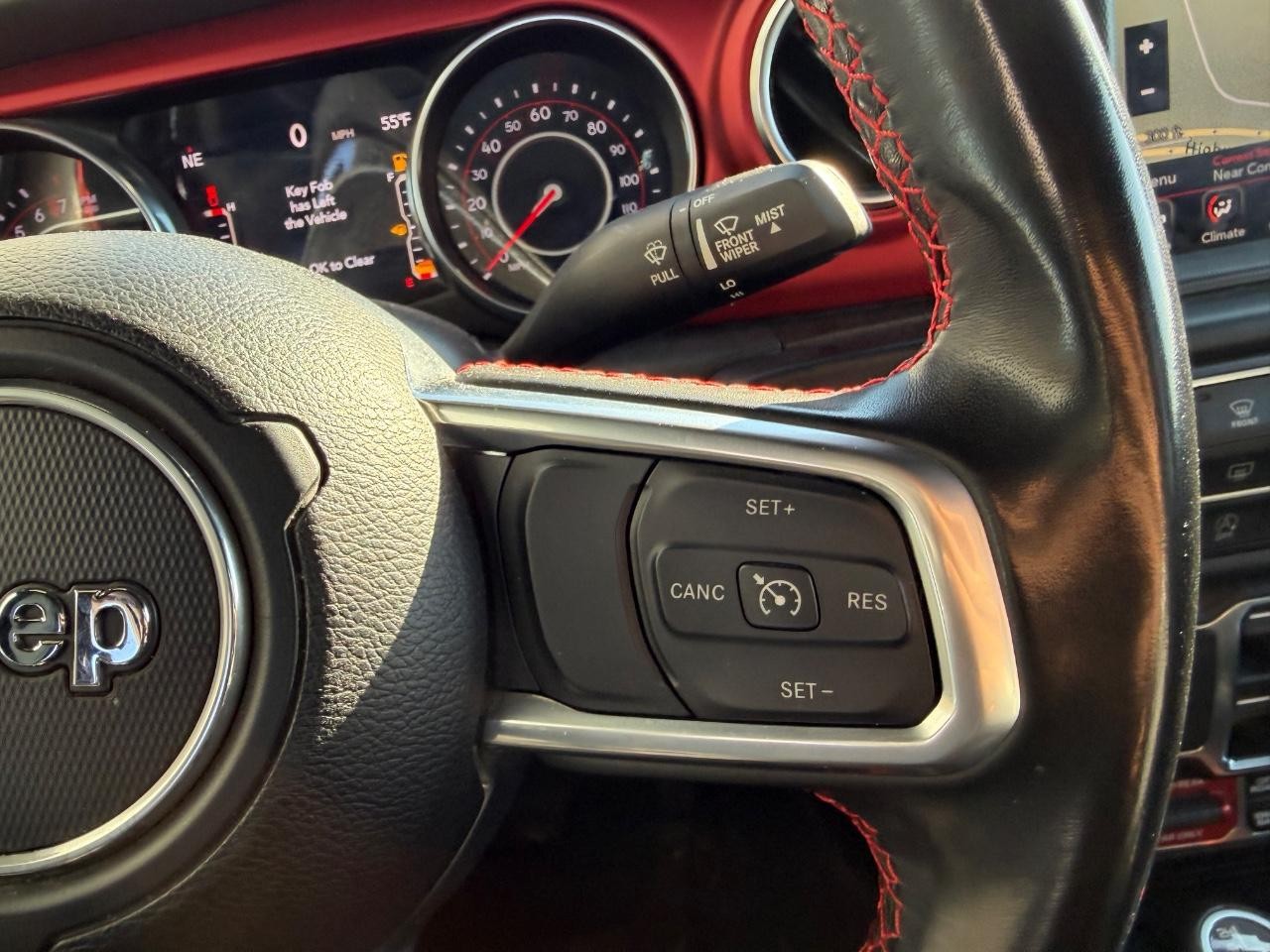 Jeep Gladiator Vehicle Full-screen Gallery Image 13