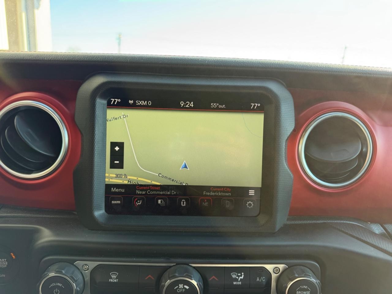 Jeep Gladiator Vehicle Full-screen Gallery Image 14