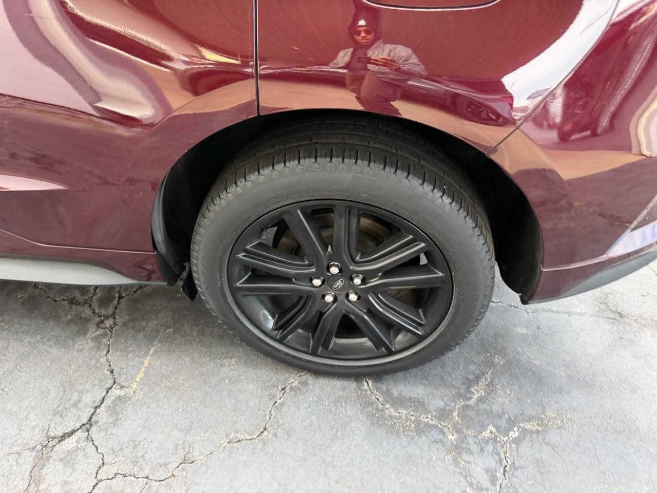 Ford Edge Vehicle Full-screen Gallery Image 06