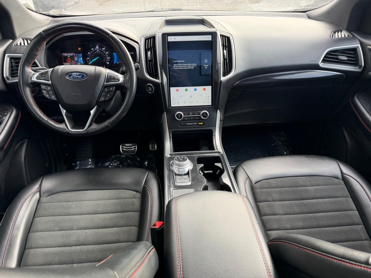 Ford Edge Vehicle Full-screen Gallery Image 11