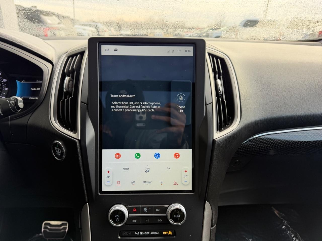 Ford Edge Vehicle Full-screen Gallery Image 15