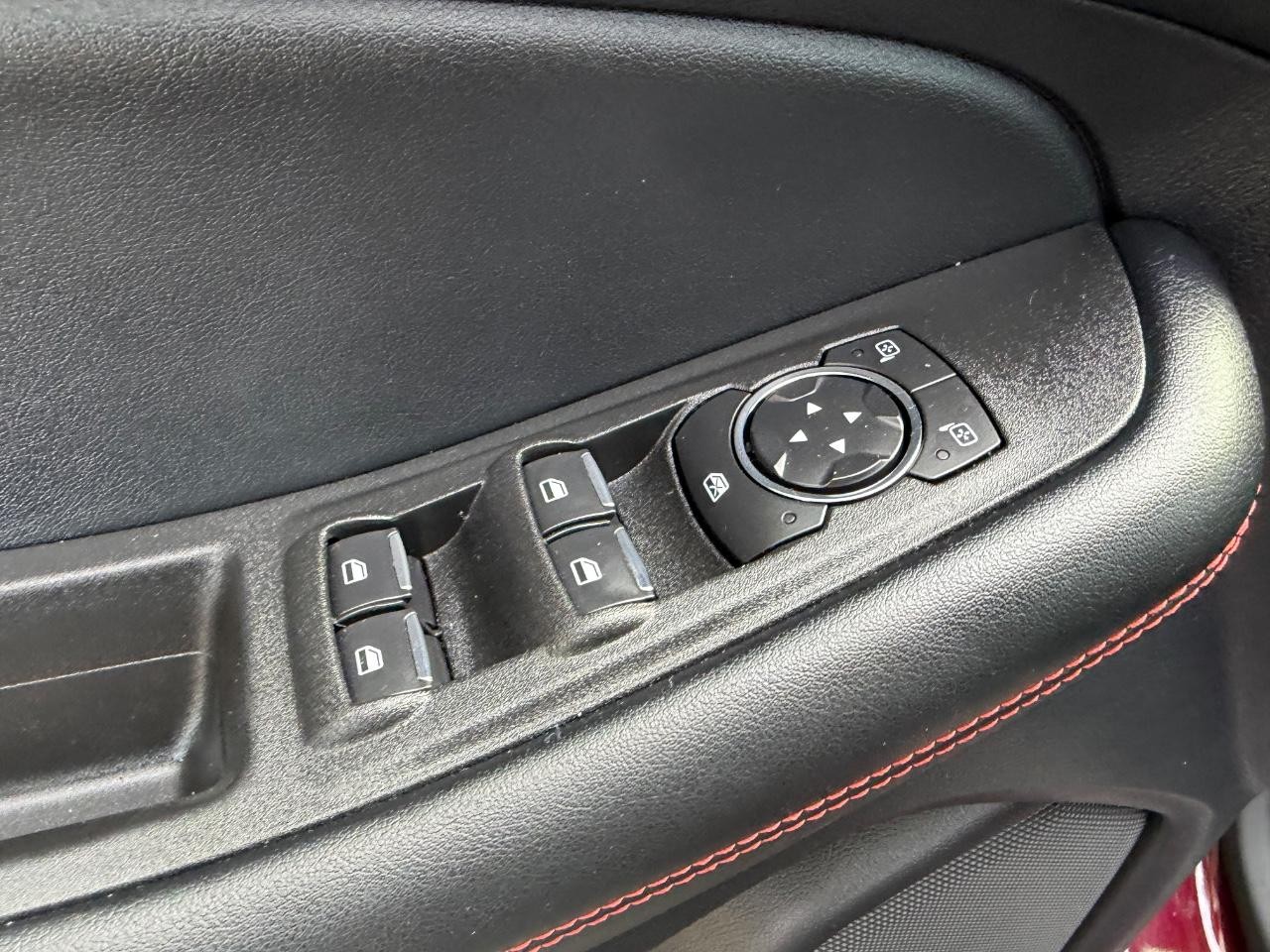 Ford Edge Vehicle Full-screen Gallery Image 19