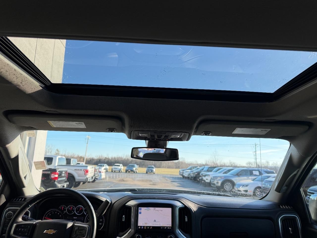 Chevrolet Silverado 1500 Vehicle Full-screen Gallery Image 10