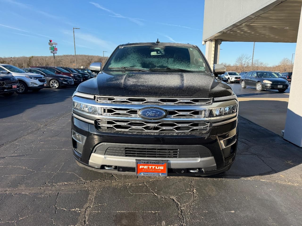 Ford Expedition Vehicle Full-screen Gallery Image 09