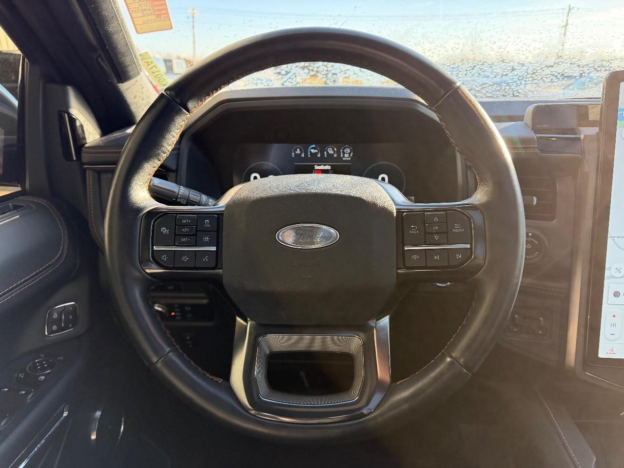 Ford Expedition Vehicle Full-screen Gallery Image 16