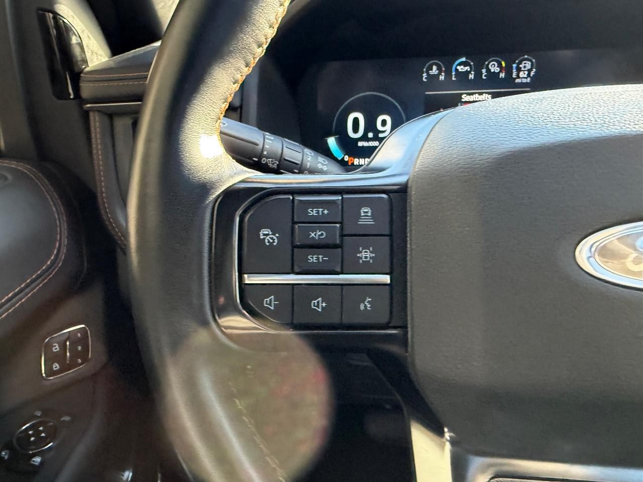 Ford Expedition Vehicle Full-screen Gallery Image 17