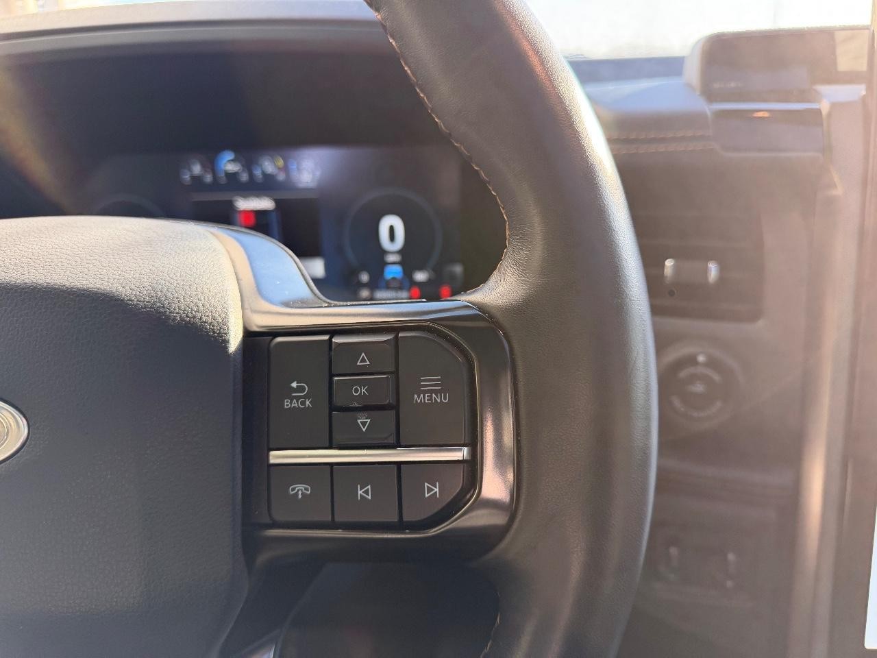 Ford Expedition Vehicle Full-screen Gallery Image 18