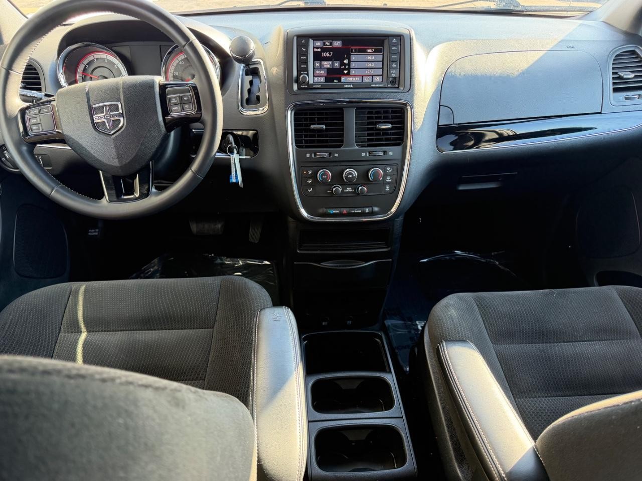 Dodge Grand Caravan Vehicle Full-screen Gallery Image 13