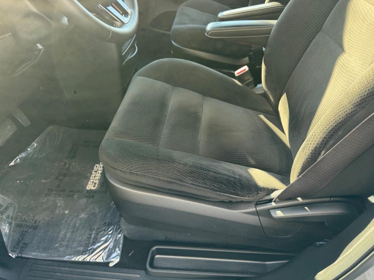 Dodge Grand Caravan Vehicle Full-screen Gallery Image 22