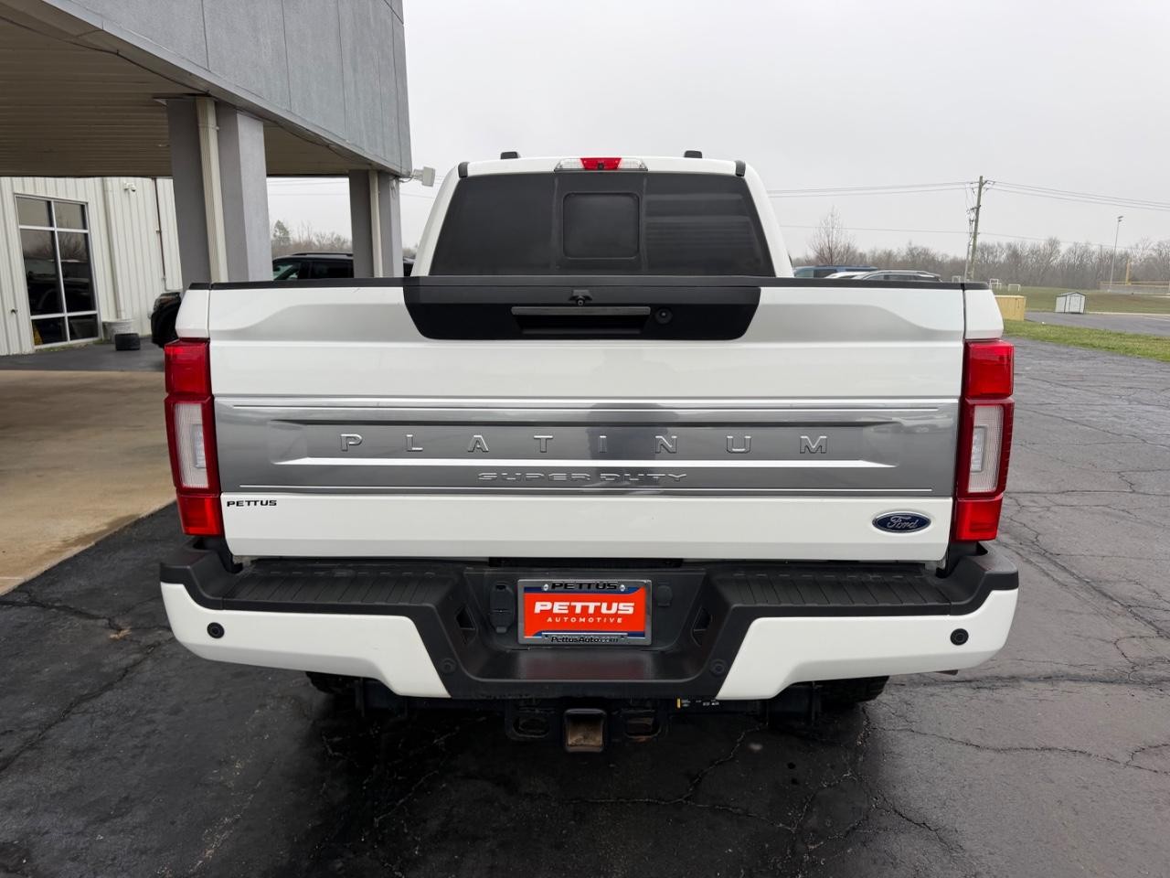 Ford F-350SD Vehicle Full-screen Gallery Image 04