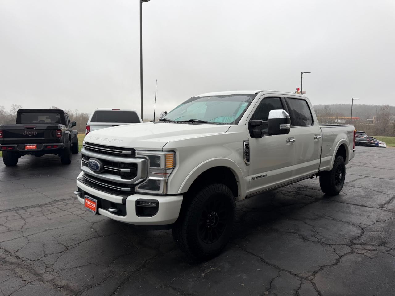 Ford F-350SD Vehicle Full-screen Gallery Image 07