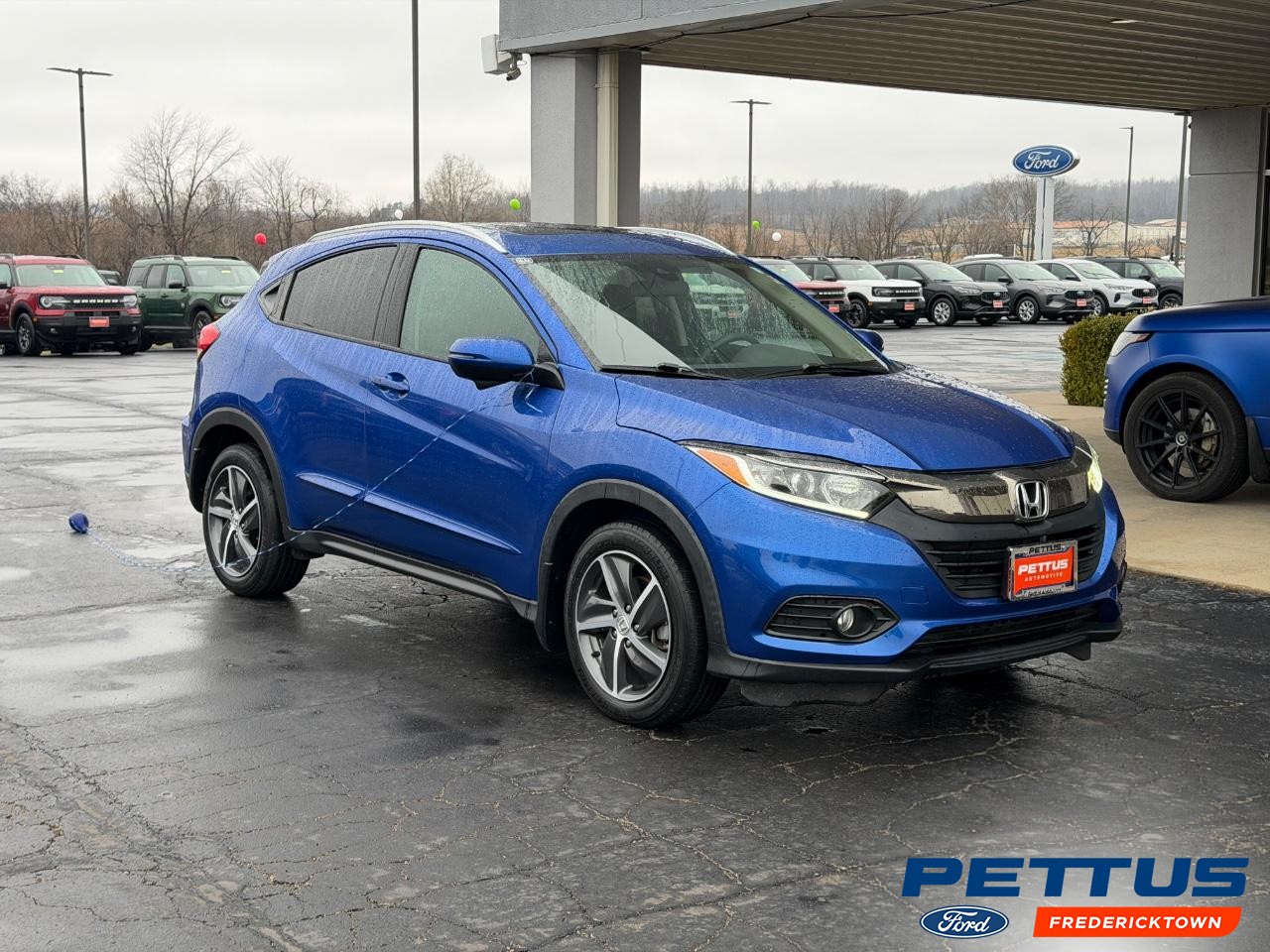 Honda HR-V Vehicle Full-screen Gallery Image 01