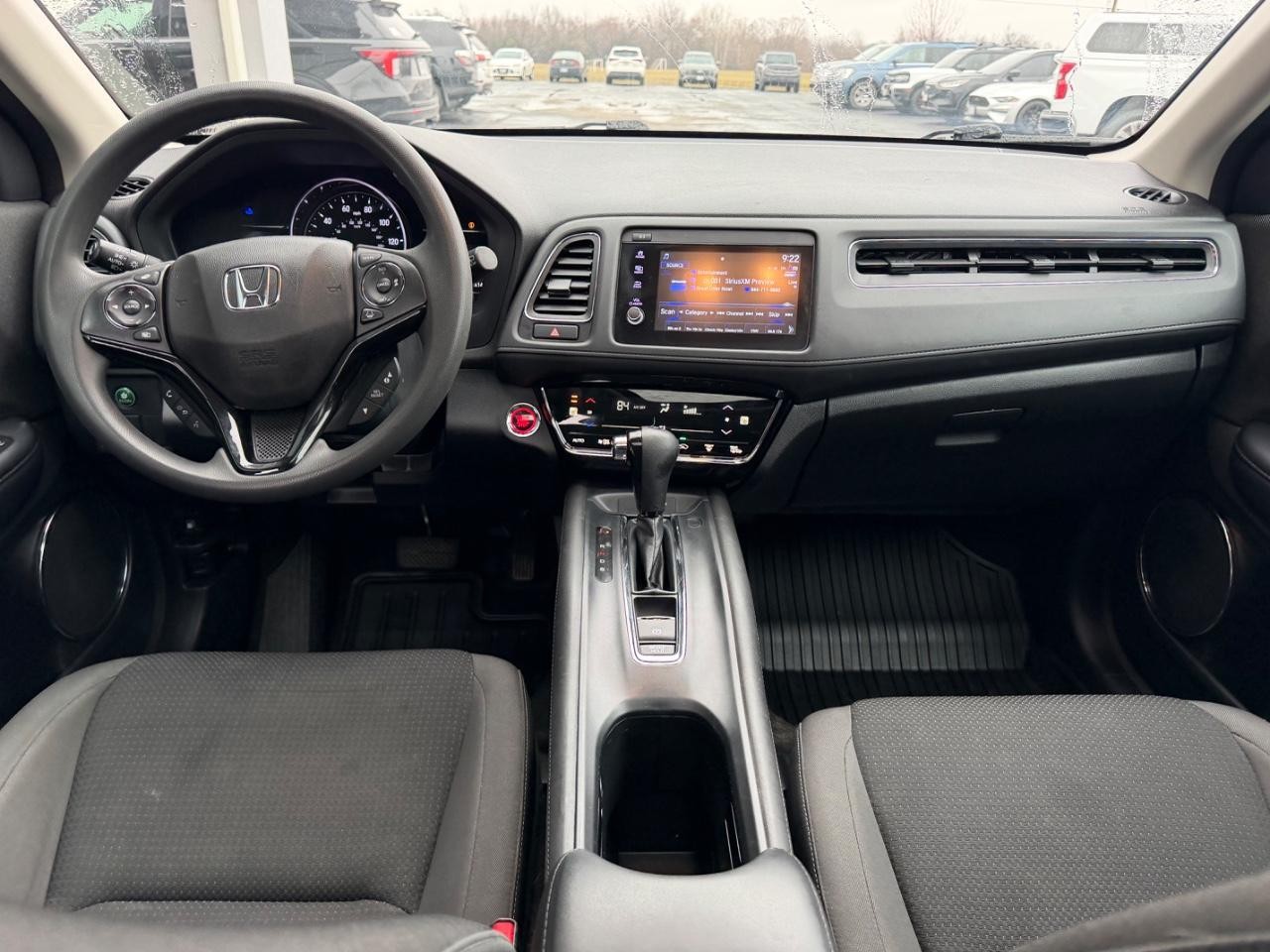 Honda HR-V Vehicle Full-screen Gallery Image 11