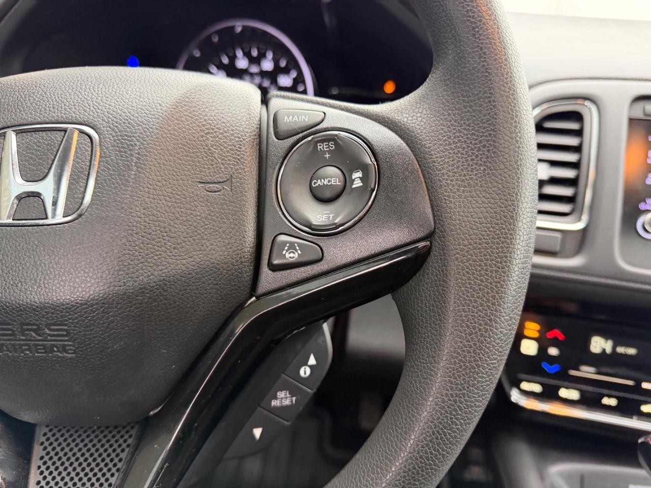 Honda HR-V Vehicle Full-screen Gallery Image 14