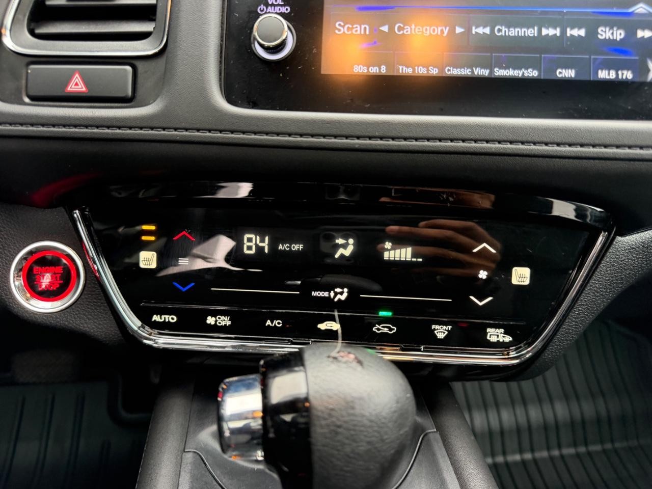 Honda HR-V Vehicle Full-screen Gallery Image 16