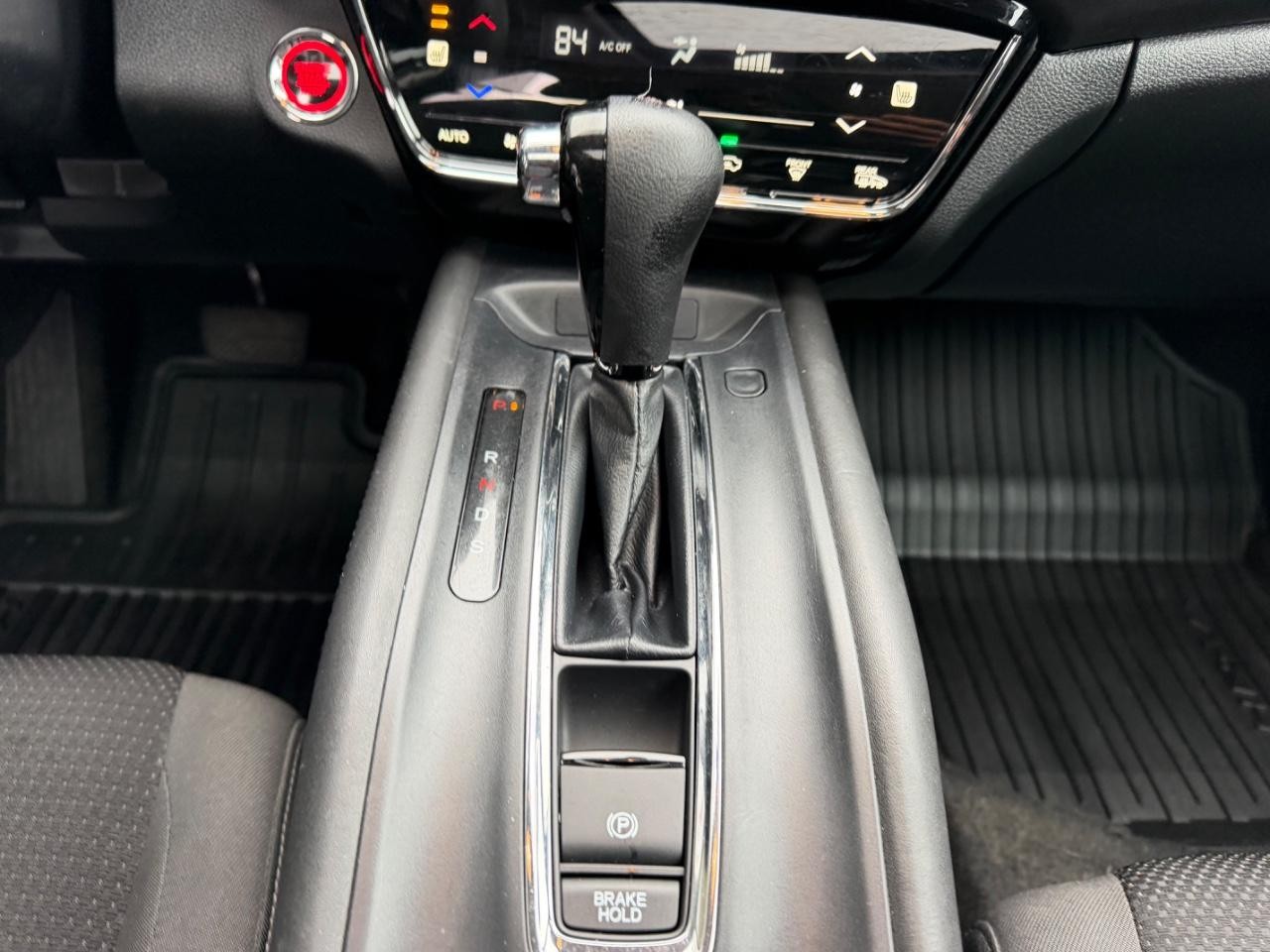 Honda HR-V Vehicle Full-screen Gallery Image 17