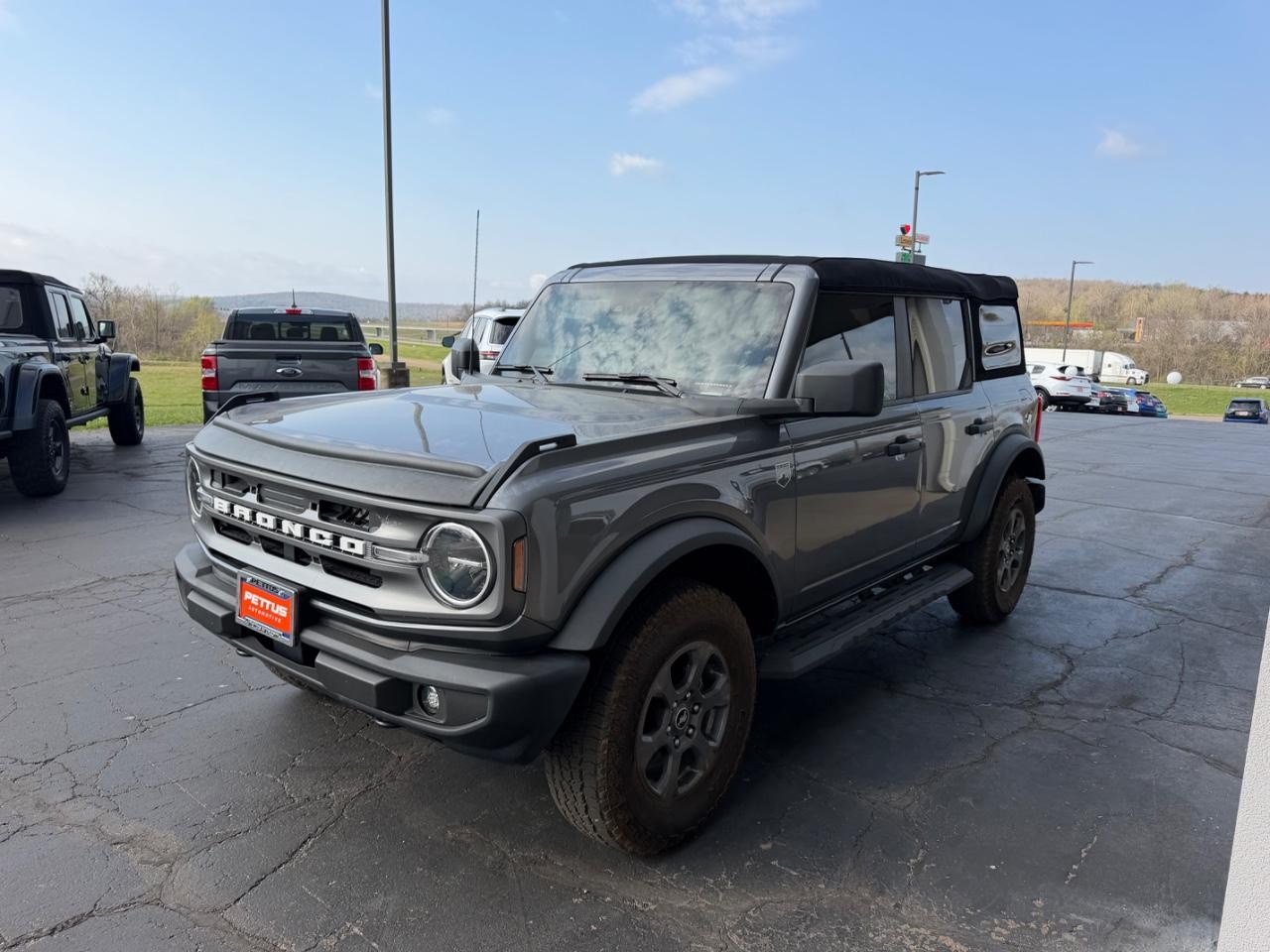 Ford Bronco Vehicle Full-screen Gallery Image 07