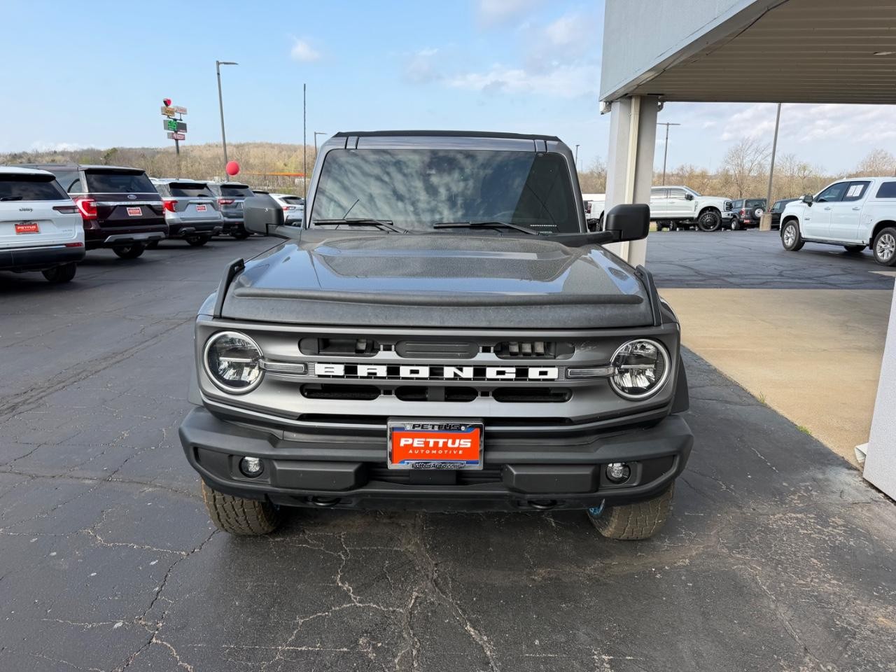 Ford Bronco Vehicle Full-screen Gallery Image 08