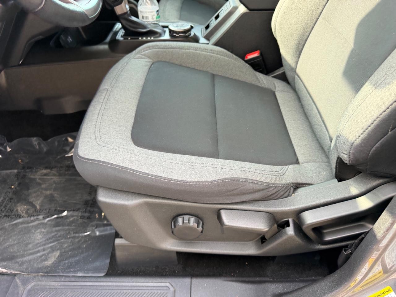 Ford Bronco Vehicle Full-screen Gallery Image 19