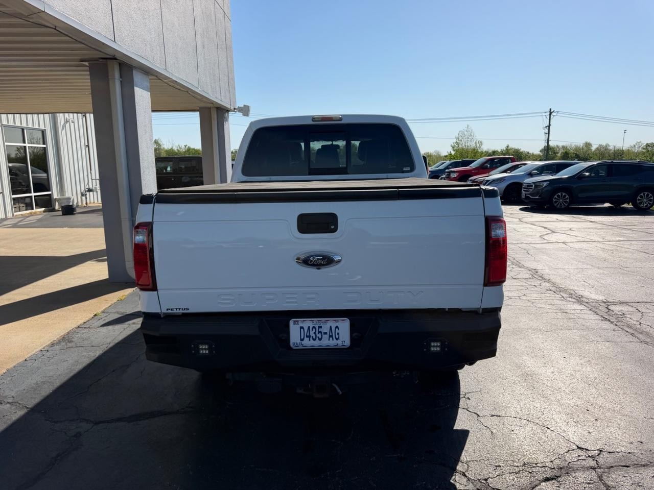Ford F-250SD Vehicle Full-screen Gallery Image 04