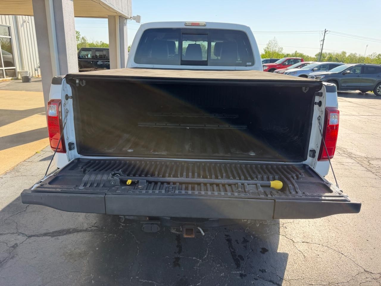 Ford F-250SD Vehicle Full-screen Gallery Image 05