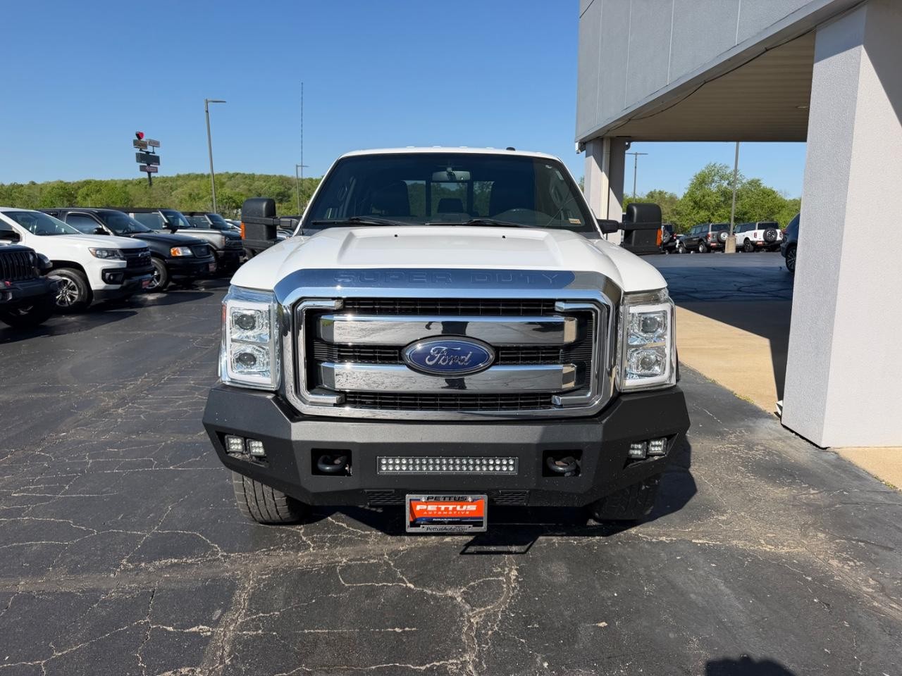 Ford F-250SD Vehicle Full-screen Gallery Image 08