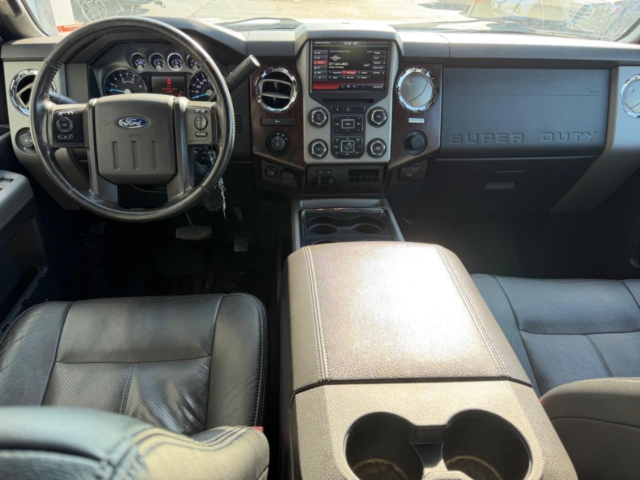Ford F-250SD Vehicle Full-screen Gallery Image 10