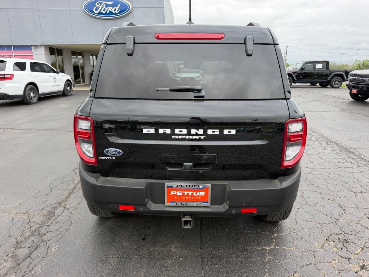Ford Bronco Sport Vehicle Full-screen Gallery Image 05