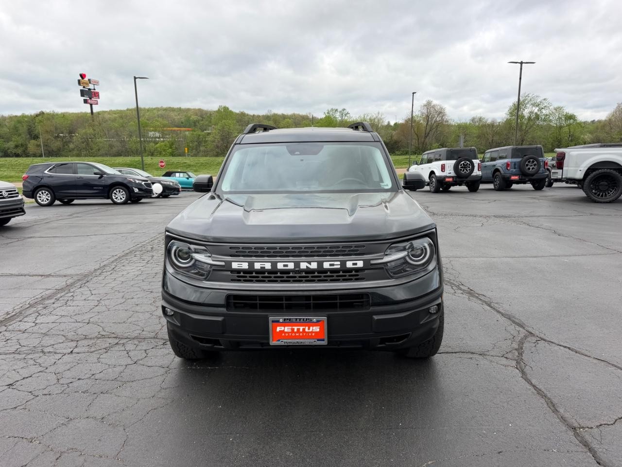Ford Bronco Sport Vehicle Full-screen Gallery Image 08