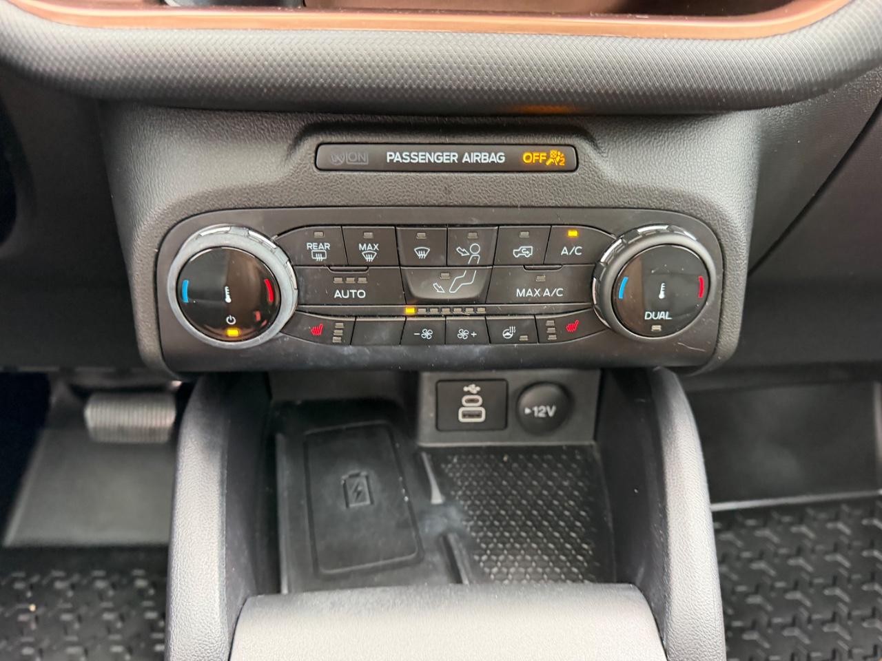 Ford Bronco Sport Vehicle Full-screen Gallery Image 16