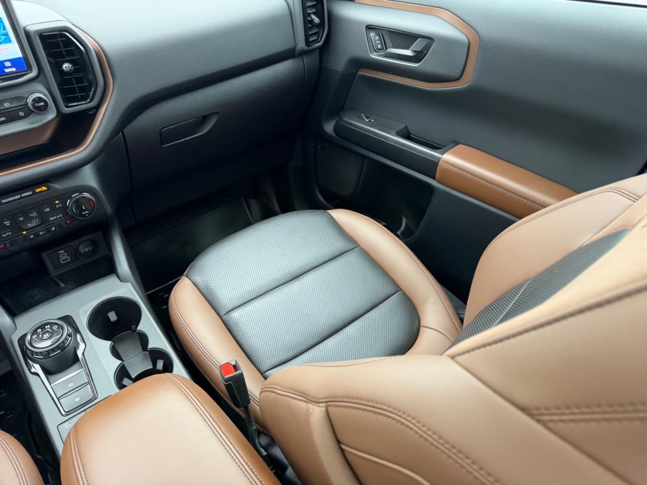 Ford Bronco Sport Vehicle Full-screen Gallery Image 18