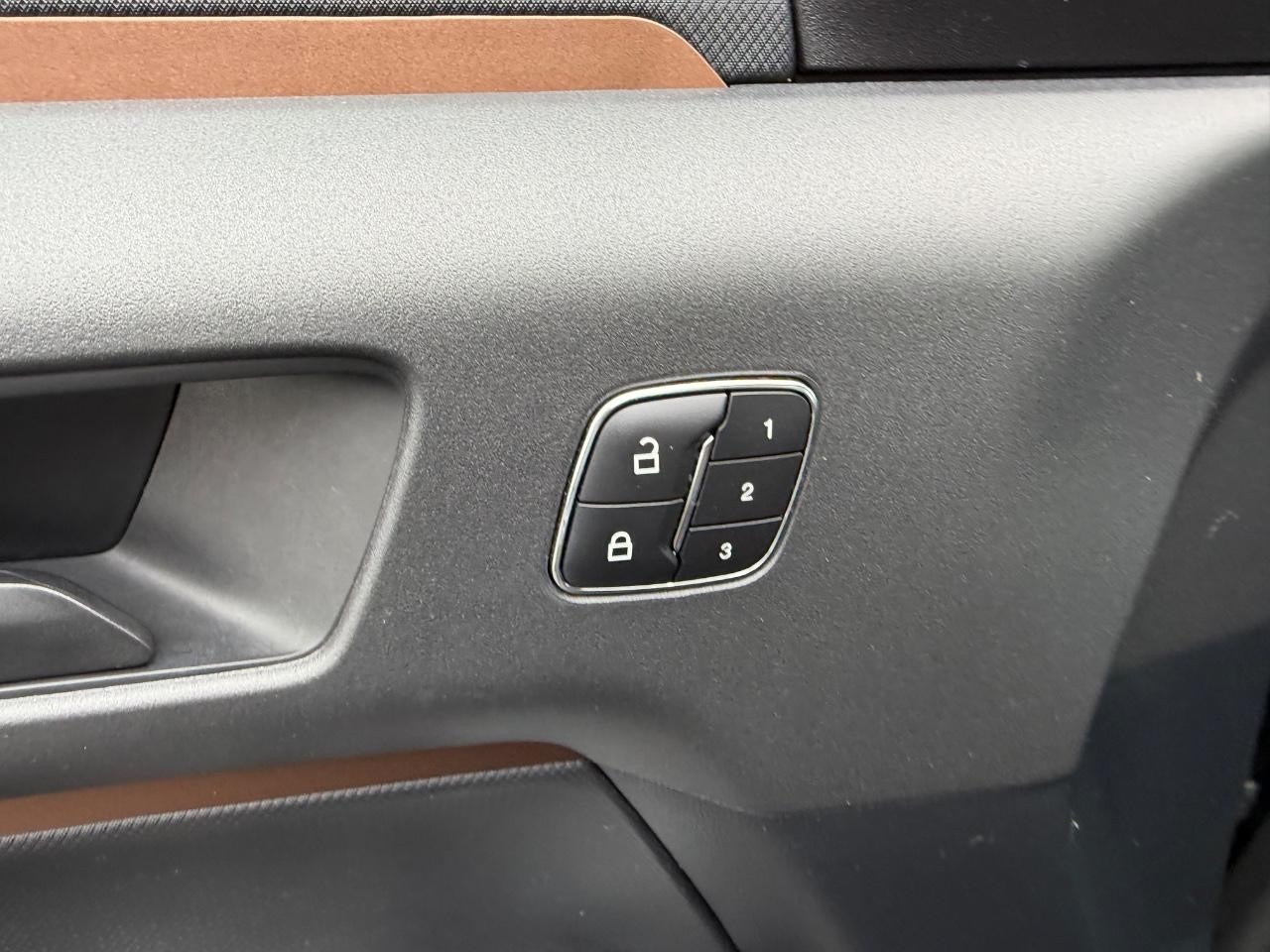 Ford Bronco Sport Vehicle Full-screen Gallery Image 20
