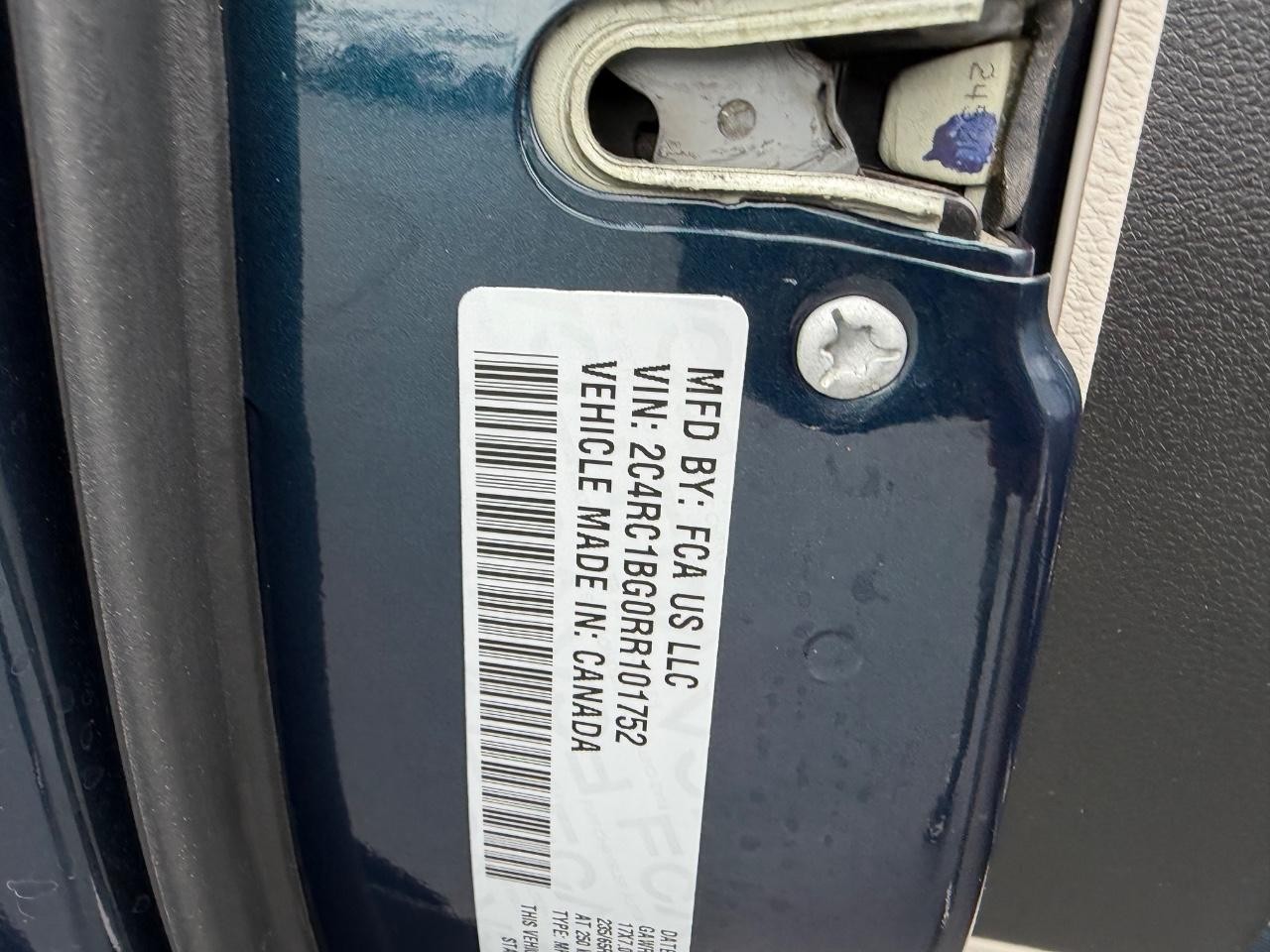 Chrysler Pacifica Vehicle Full-screen Gallery Image 26
