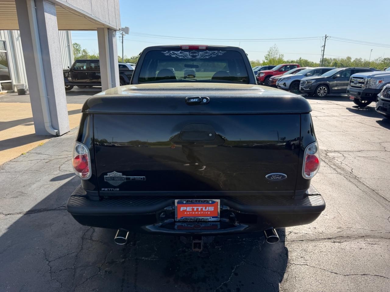 Ford F-150 Vehicle Full-screen Gallery Image 04