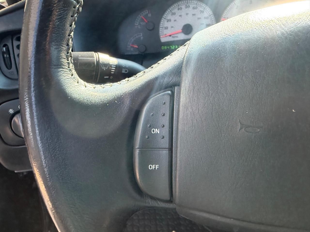 Ford F-150 Vehicle Full-screen Gallery Image 12