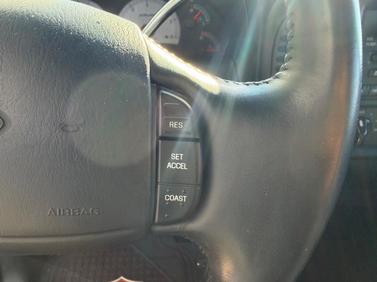Ford F-150 Vehicle Full-screen Gallery Image 13